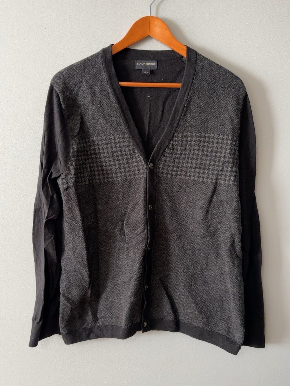Banana Republic Mens L Cardigan Sweater Black Gray Houndstooth Button Front